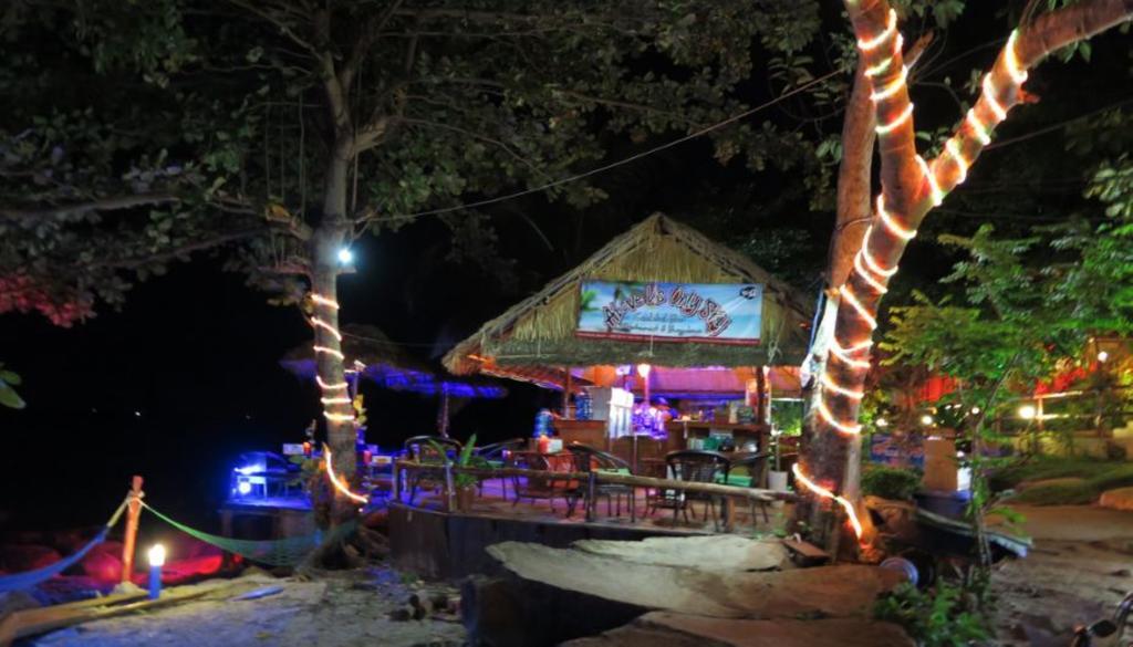 Above Us Only Sky Sihanoukville Exterior foto