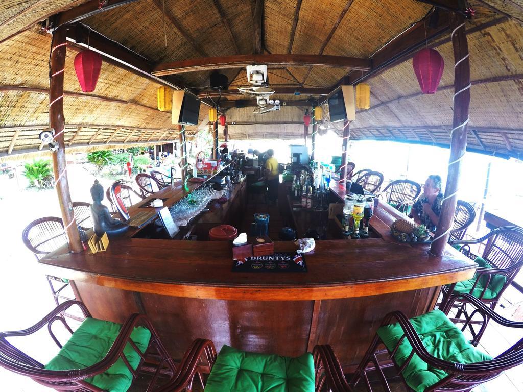 Above Us Only Sky Sihanoukville Exterior foto