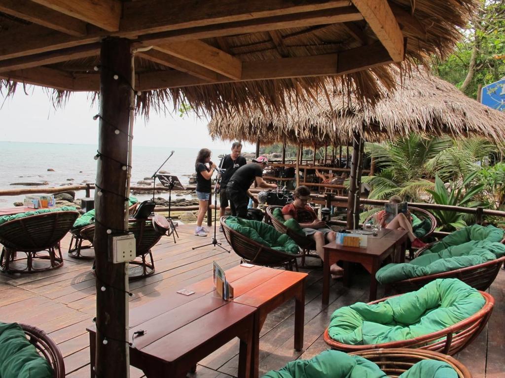 Above Us Only Sky Sihanoukville Exterior foto