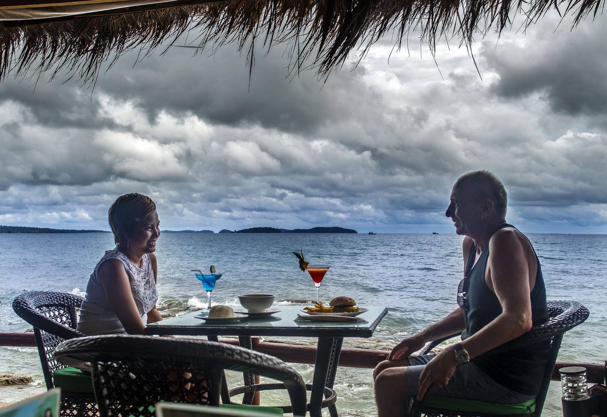 Above Us Only Sky Sihanoukville Exterior foto